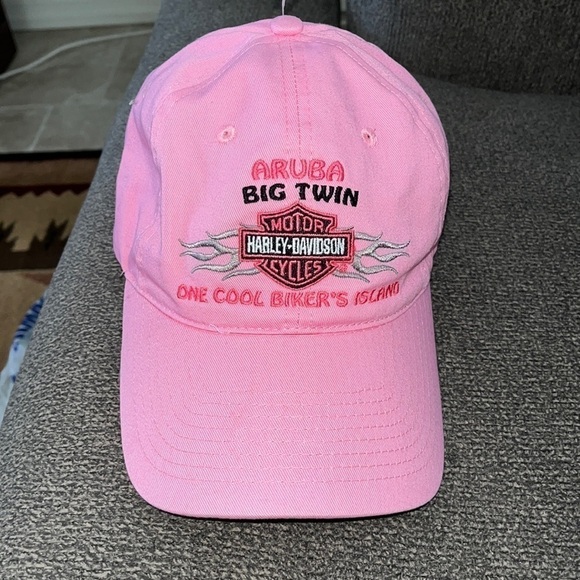 Harley-Davidson Accessories - Harley Davidson Aruba Big Twin “One Cool Biker’s Island.” Pink woman’s hat.